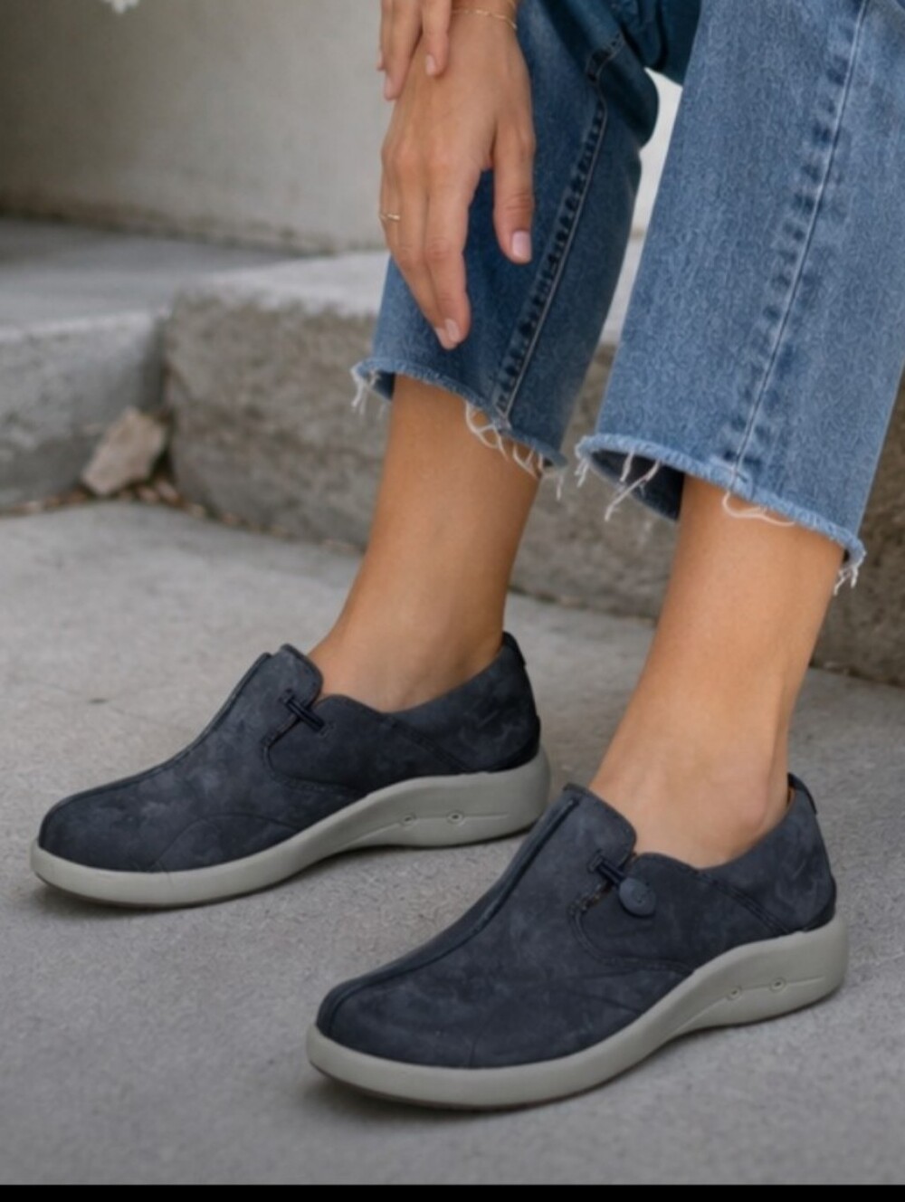 Clarks Unstructured ,Navy Nubuck Leather Slip On Comfort Shoes Women’s 8 M